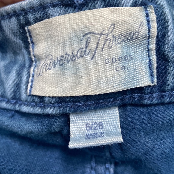 Universal Thread Jean Shorts - Picture 3 of 4